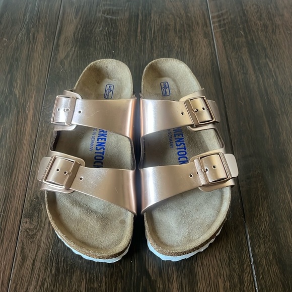 NWT BIRKENSTOCK Arizona Soft Footbed Metallic Sandals - Picture 6 of 10